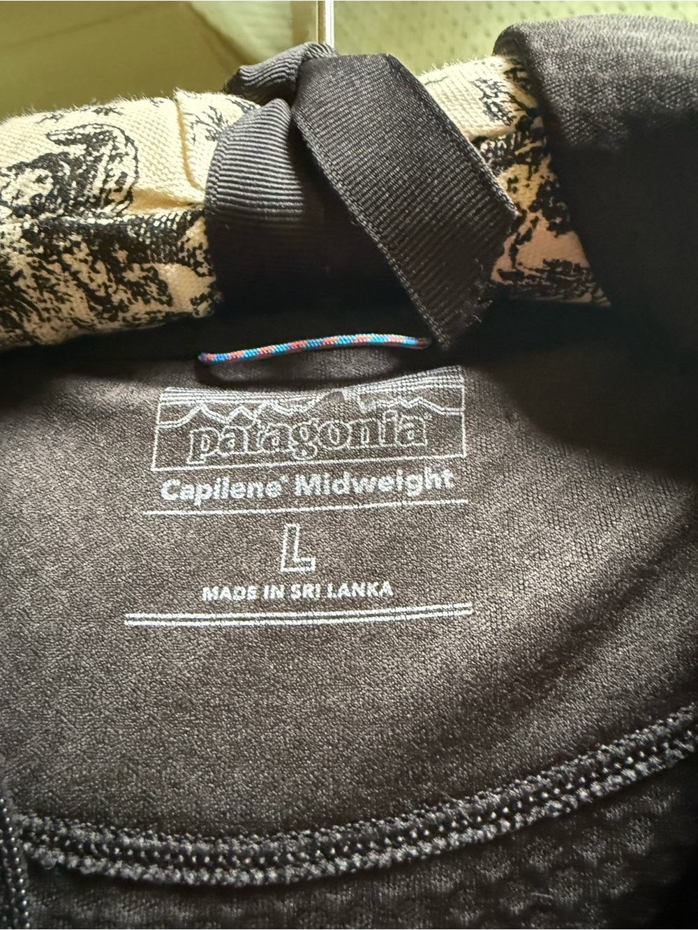 Patagonia Black Capilene Midweight Long Sleeve Pullover Performance Jacket - Picture 2 of 4